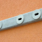 Ptačí budka pro rorýse na fasádu i do zateplení Schwegler 17A - trojitá. Foto zelenadomacnost.com
