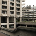 Vstup do Shakespeare Tower se 44 patry. Zdroj: Tomáš Kovařík