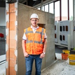 Každé roční období má svá specifika, výhody i omezení, říká Adam Kratochvíl, odborník na provádění staveb. Foto: Wienerberger ČR