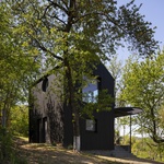 Svéráz práce architektů. Rumunská chata vyšla z komplikací neporažená. Foto: Razvan Drinceanu