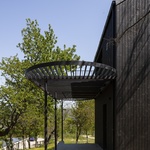 Svéráz práce architektů. Rumunská chata vyšla z komplikací neporažená. Foto: Razvan Drinceanu
