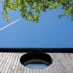 Svéráz práce architektů. Rumunská chata vyšla z komplikací neporažená. Foto: Razvan Drinceanu