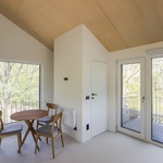 Svéráz práce architektů. Rumunská chata vyšla z komplikací neporažená. Foto: Razvan Drinceanu