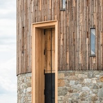 Moderní kaple z přírodních materiálů inspirovaná středověkým stavitelstvím. Foto: MgA. Ondřej Bouška, Salon dřevostaveb