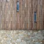 Moderní kaple z přírodních materiálů inspirovaná středověkým stavitelstvím. Foto: MgA. Ondřej Bouška, Salon dřevostaveb