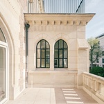 Původní plány, fotografie, archivy a průzkumy umožnily rekonstrukci původní podoby zámku. Kamenné a cihlové fasády jsou zachovány a v případě potřeby restaurovány v souladu s původními materiály. Foto: Charly Broyez