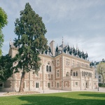Založena byla jako nemocnice zvláště určená ženám a jejich nemocem. Proslavila se skvělou porodnicí. Zvláštností ovšem bylo, že šlo o tzv. Hôpital britannique. Nemocnici pro britské pacientky. Ve Francii. Foto: Charly Broyez
