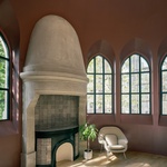 Na agentuře Maud Caubet Architectes pak zůstalo to nejtěžší. To, jak v rámci kompletní rekonstrukce obnovit identitu místa a zároveň jej přizpůsobit současnému využití. Foto: Charly Broyez