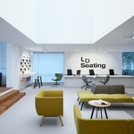 Showroom LD Seating s prémiovým nábytkem v Praze po rekonstrukci. Zdroj: LD Seating