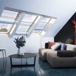 S Barevnou kolekcí Scholten & Baijings společnost VELUX zároveň představuje i svou novou produktovou kategorii: Římské rolety na střešní okna.