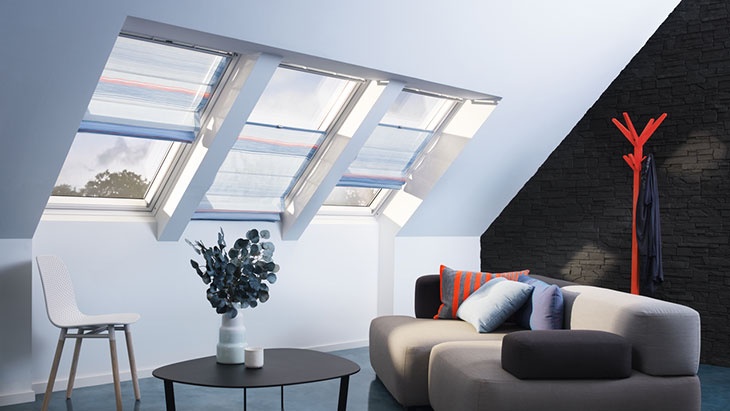 Společnost VELUX představuje novou kolekci designových rolet na střešní okna Společnost VELUX představuje novou kolekci designových rolet na střešní okna