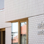 Detail fasády vstupu. Foto: Pavel Barták