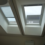 Chybné provedení střešních oken s jedním malým přímotopem. Foto: Martina Hepnerová