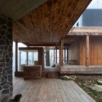 Spojovací krytá terasa. Foto: Radek Úlehla