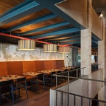 Průhled restaurací druhé galerie. Foto: BoysPlayNice Průhled restaurací druhé galerie. Foto: BoysPlayNice