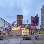 Kabinky z překližky pro důstojné přečkání zimy bez domova. Malý projekt s velkým významem. Foto: Michelle Urbiztondo