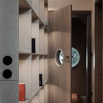 Chodba s úložným prostorem. Foto: Tomáš Slavík