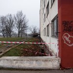 Všechny bloky jsou po obvodu odkopány.