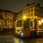 Hradčany a popelářské vozy. Foto Radoslav Vněnčák. Zdroj: společnost Decoled Hradčany a popelářské vozy. Foto Radoslav Vněnčák. Zdroj: společnost Decoled