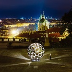 Vánoční výzdoba v Třebíči. Zdroj: Signal Festival a Galerie hlavního města Prahy (GHMP) Vánoční výzdoba v Třebíči. Zdroj: Signal Festival a Galerie hlavního města Prahy (GHMP)