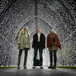 Mezi „klasické“ sváteční instalace se tu počítá světelná archa, nádherný tunel vyzdobený LED světly. Foto: Ines Stuart-Davidson Mezi „klasické“ sváteční instalace se tu počítá světelná archa, nádherný tunel vyzdobený LED světly. Foto: Ines Stuart-Davidson