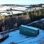 Architekti se inspirovali předlohou zemědělské stavby – stodoly – protože ty k venkovské zástavbě docela sedí. Foto: Magnaparte Photographer