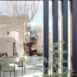 Dům pod topoly ukazuje slovinský model bydlení, které mohlo konkurovat panelákům. Foto: Tomaz Gregorič