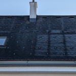 Jinovatka vytvořila ráno na severní straně střechy „teplotní mapu“. Foto: Oldřich Rejl Jinovatka vytvořila ráno na severní straně střechy „teplotní mapu“. Foto: Oldřich Rejl