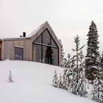 Dům na kopci svými výhledy korunuje pohádkové zimní království Finska. Foto: Marc Goodwin