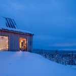 Dům na kopci svými výhledy korunuje pohádkové zimní království Finska. Foto: Marc Goodwin