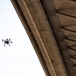 Drony se využívají k inspekci stavebních konstrukcí. Zdroj: Drony SIT Drony se využívají k inspekci stavebních konstrukcí. Zdroj: Drony SIT