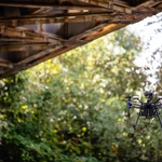 Drony se využívají k inspekci stavebních konstrukcí. Zdroj: Drony SIT Drony se využívají k inspekci stavebních konstrukcí. Zdroj: Drony SIT