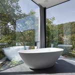 Prudký svah jako výzva: Vila Sidonius vznikla tam, kde by jiní nestavěli. Foto: Filip Šlapal