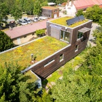 Sídlo firmy Zahradní Architektura Kurz. Adapterra Awards 2025 – finalisté. Zdroj: Nadace Partnerství (Vojta Herout)