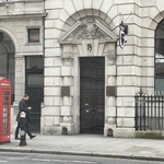 Boot scrapers vznikly jako odpověď na každodenní problém: jak si před vstupem očistit podrážky. Nešlo o luxusní doplněk, ale o utilitární prvek městského bydlení. Foto: Ing. arch.Eliška Kopačková