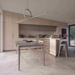 S kaplí za zády, s řekou pod sebou. Přístavba z Francie umí splynout s místem. Foto: Vladimir Jamet