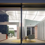 Pohled ke vstupní pasáži. Foto: Alex Shoots Buildings