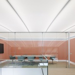 Kancelářská místnost na galerii. Foto: Alex Shoots Buildings