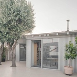 Světlo, soukromí a zahrada: Atelier Ose mění skromný dům v otevřený domov. Foto: Vladimir Jamet