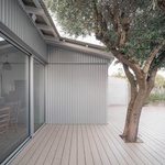 Světlo, soukromí a zahrada: Atelier Ose mění skromný dům v otevřený domov. Foto: Vladimir Jamet