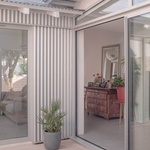 Světlo, soukromí a zahrada: Atelier Ose mění skromný dům v otevřený domov. Foto: Vladimir Jamet