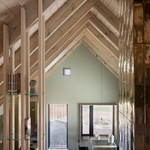 Bydlení pro muže, který sázel stromy. Polský lesní dům korunuje čtvrtstoletí krásné práce Bydlení pro muže, který sázel stromy. Polský lesní dům korunuje čtvrtstoletí krásné práce