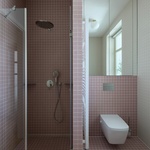 Hygienické zařízení 2.NP druhé. Foto: Radek Úlehla