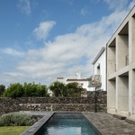 Život v kostce. Casa Rocha se vymyká konvencím. Je to špatně? Foto: Ivo Tavares Studio