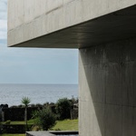 Život v kostce. Casa Rocha se vymyká konvencím. Je to špatně? Foto: Ivo Tavares Studio