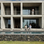 Život v kostce. Casa Rocha se vymyká konvencím. Je to špatně? Foto: Ivo Tavares Studio