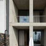 Život v kostce. Casa Rocha se vymyká konvencím. Je to špatně? Foto: Ivo Tavares Studio