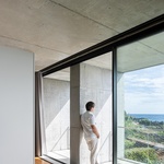 Život v kostce. Casa Rocha se vymyká konvencím. Je to špatně? Foto: Ivo Tavares Studio