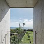 Život v kostce. Casa Rocha se vymyká konvencím. Je to špatně? Foto: Ivo Tavares Studio