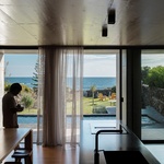 Život v kostce. Casa Rocha se vymyká konvencím. Je to špatně? Foto: Ivo Tavares Studio